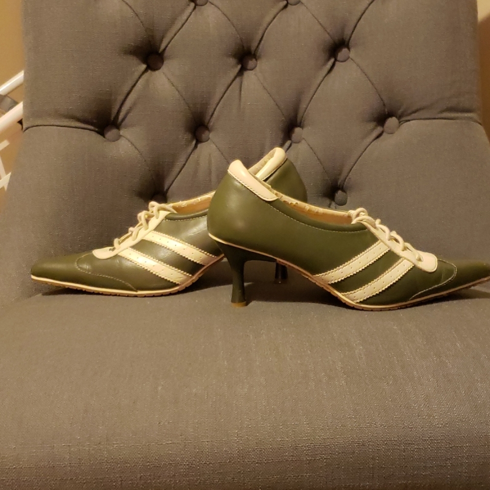 STEVE MADDEN Vintage 90s Lace-Up Lexi Heels